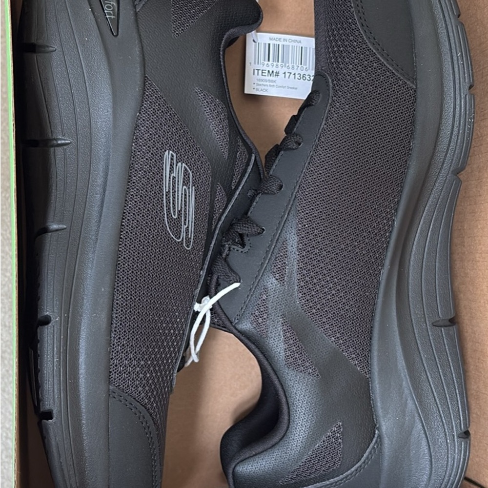 BRAND NEW W/TAGS AND BOX MEN’S ARCH COMFORT SKETCHERS - Picture 4 of 5